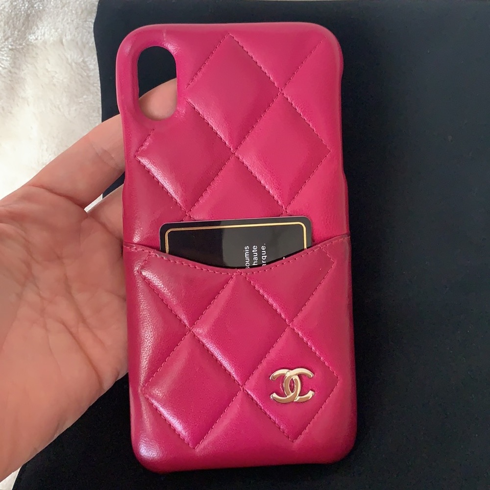 CHANEL Lambskin Quilted IPhone X XS Max Case - Picture 5 of 15